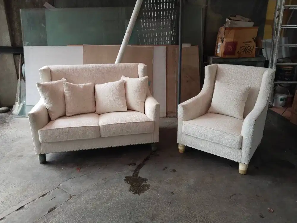 Paket Lounge Premium Vinoti – Sofa & Coffee Table