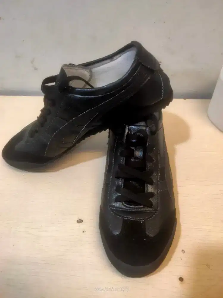 Onitkusuka full black 43