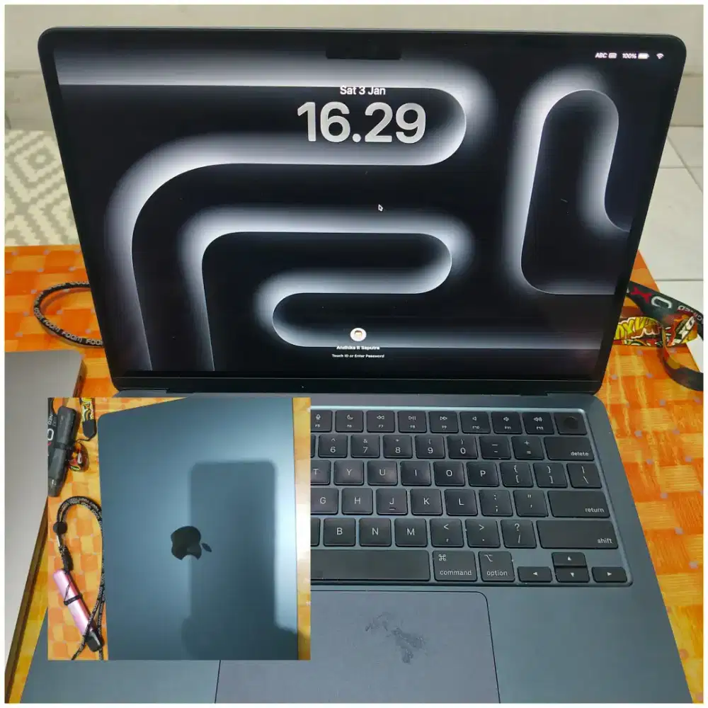 MacBook Air M3 8 / 256