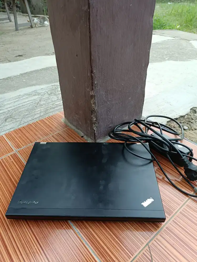 Laptop Lenovo Thinkpad X220. RAM 8 GB. Intel core i5 gen 2. No Kendala