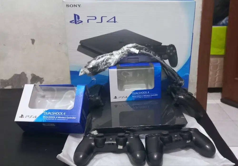 Jual PS 4 1 T dengan 4 stik