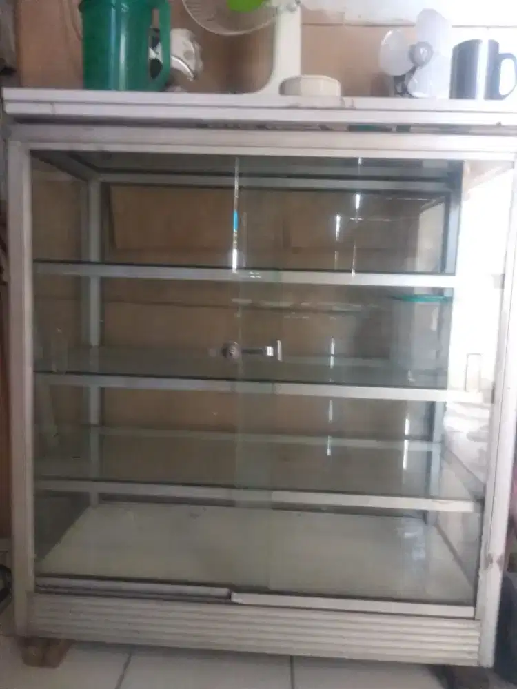 ETALASE BEKAS WARUNG