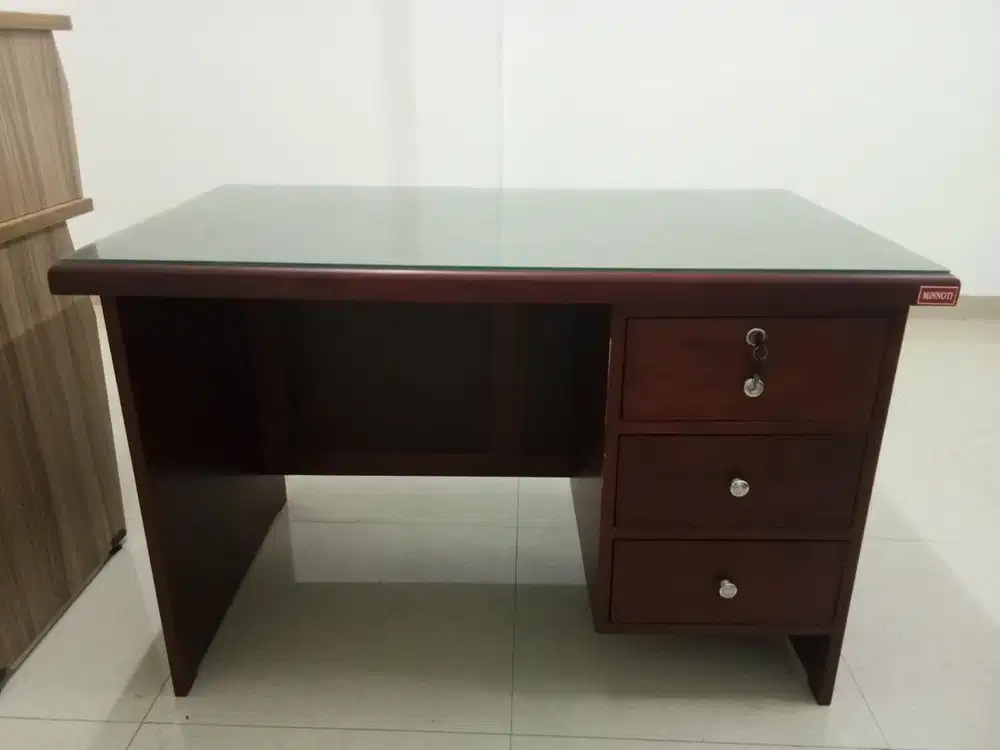 Meja Direktur Like New