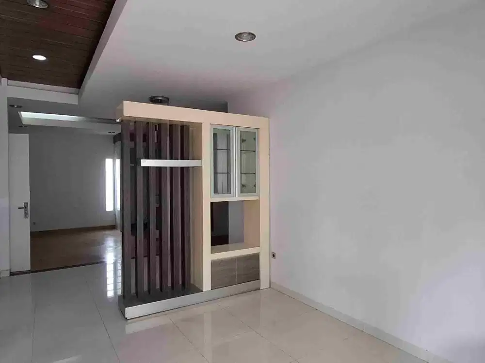 RUMAH MURAH 2 LANTAI SUDAH SIAP HUNI & DAK DEPAN DI CLUSTER TENGAH!