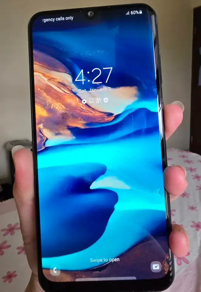 Samsung A30 , Ram 4Gb memory 64 Gb body mulus, minus power on/off