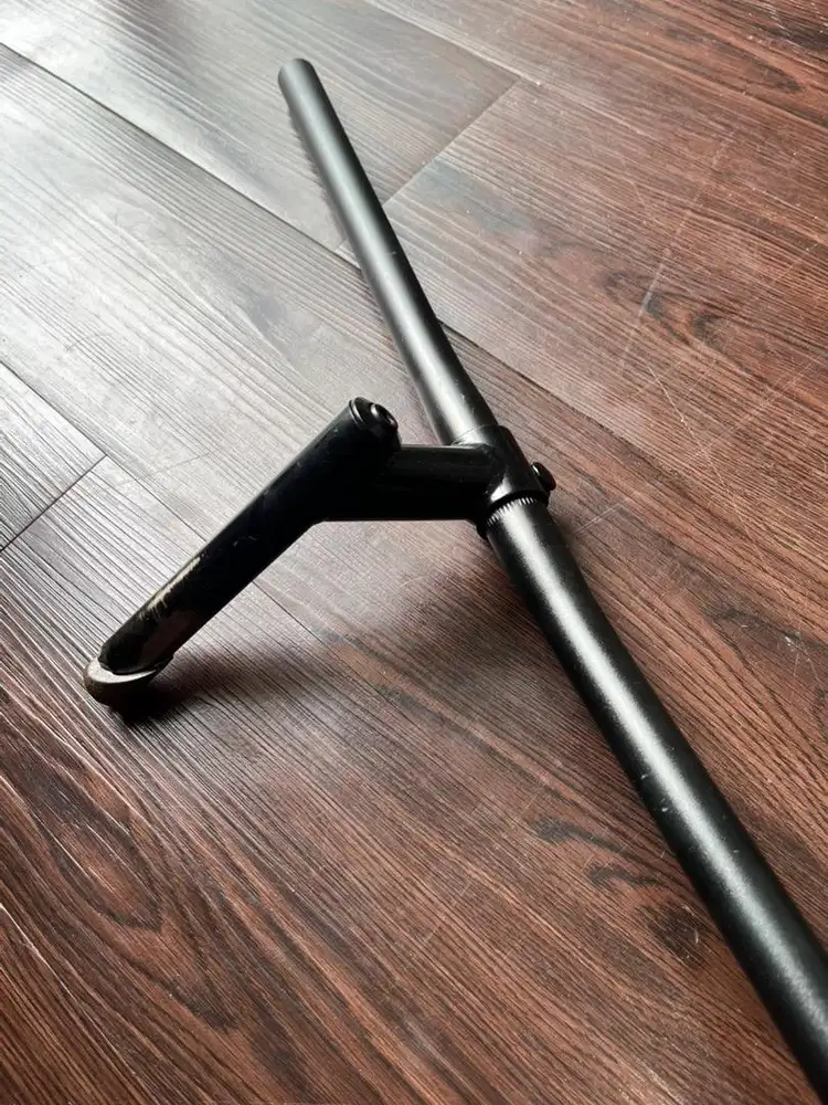 Stang Alloy Flat Standar 25.4 United 580mm black + stem bango 22.2