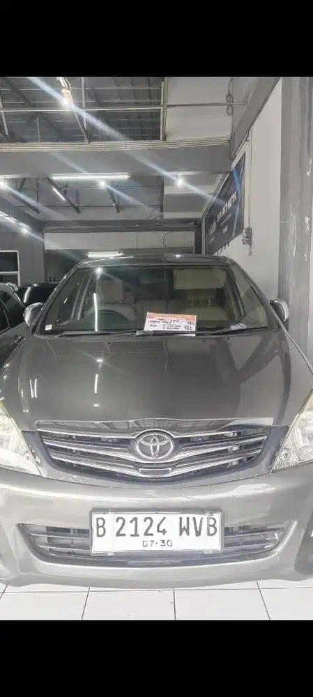 innova v 2010 bensin matic