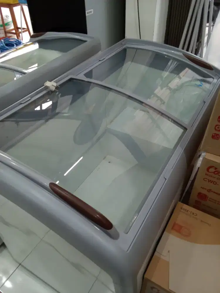 GEA CHEST FREEZER SLIDING CURVE GLAS 360 LITER