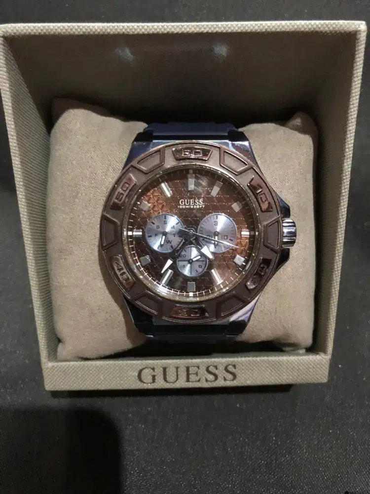 Dijual NEGO jam tangan merk Guess Model: W0674G5