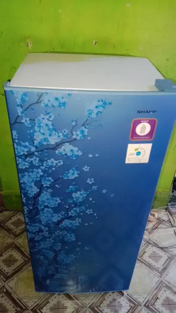 Kulkas 1pintu Sharp kirei bunga masih seperti baru, mulus luar & dalam