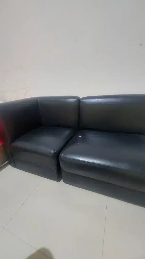 Sofa Hitam Bekas Kondisi Masih Bagus