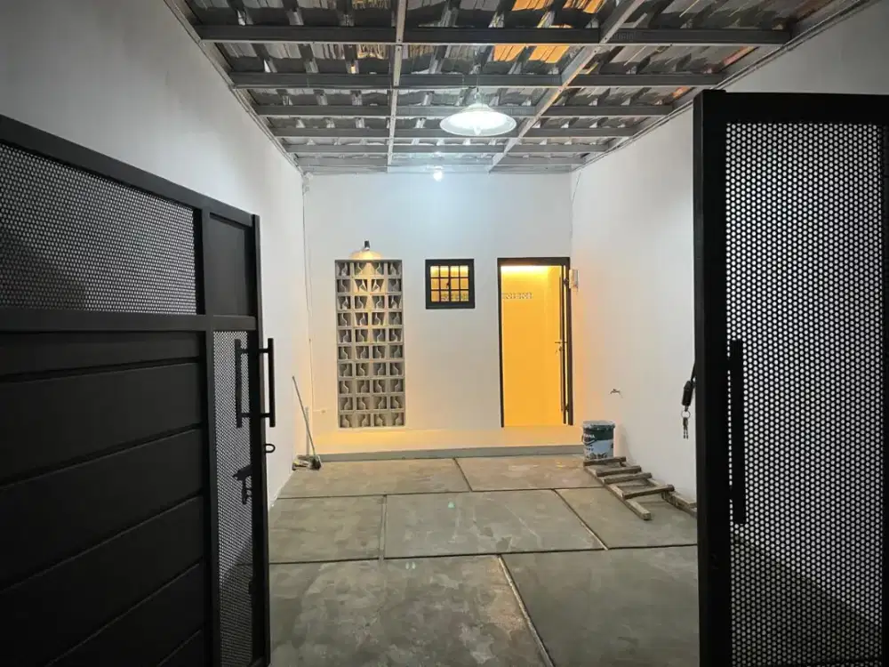 Rumah tinggal 2 lantai dengan garasi