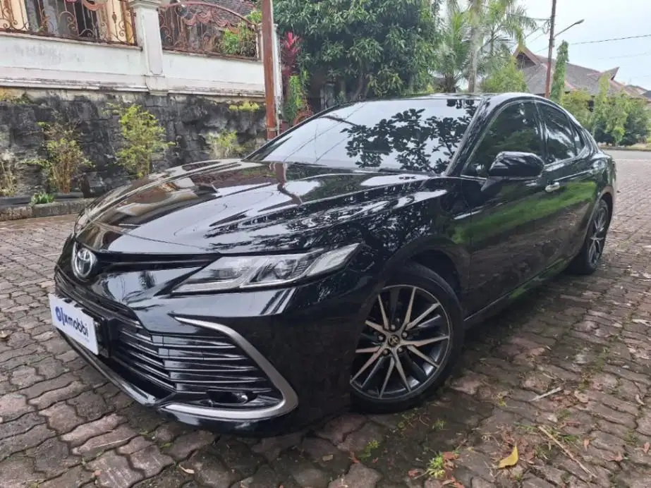 TOYOTA CAMRY 2.5 V BENSIN AT 2021 KTAR