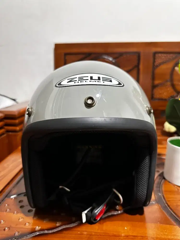Helm Zeus Retro