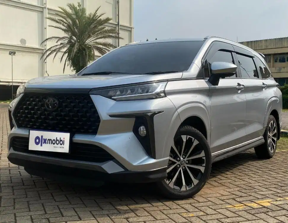 TDP 11JT Toyota Avanza 1.5 New Veloz Q CVT Bensin-AT Silver 2022