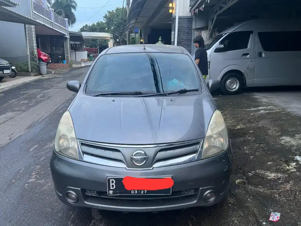 GRAND LIVINA XV 1.5 MT