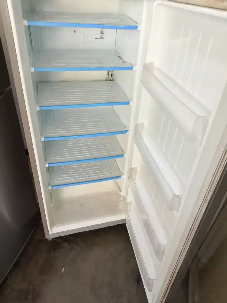 Jual freezer LG masih bawaan pabrik+garansi satu bulan