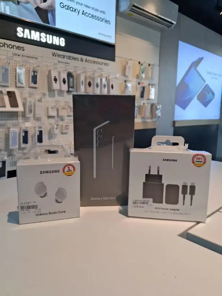 SAMSUNG S25 ULTRA 12/256GB & 12/512GB
SIDOARJO KREDIT KTP 
BUNGA 0%