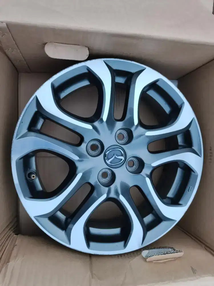 Velg OEM Mazda 2 Skyactiv Ring 16 R16