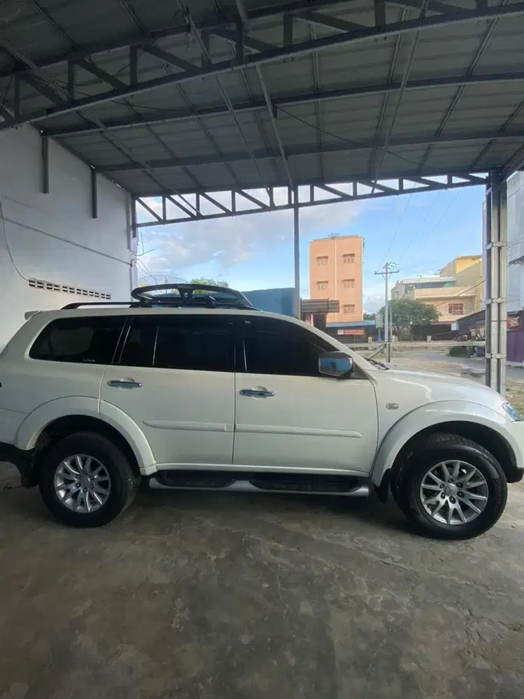 MITSUBISHI PAJERO SPORT EXCEED 2011