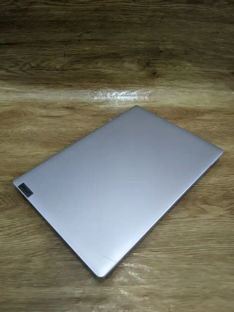 Laptop Lenovo  Slim bonus Mouse baru Siap pakai