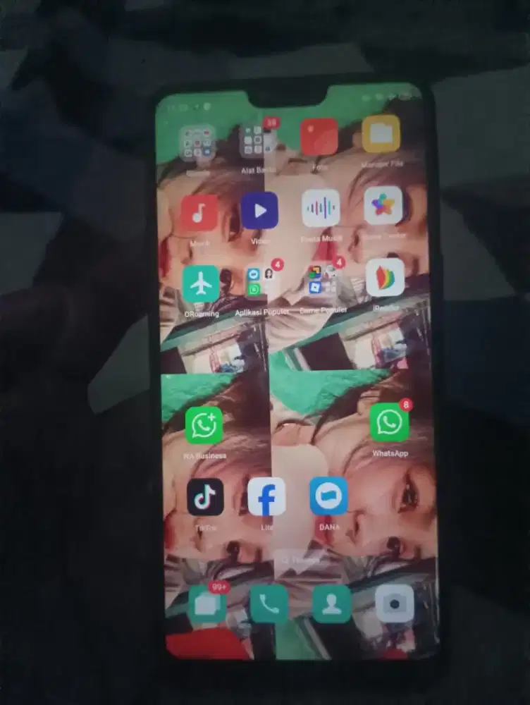 OPPO F7 
RAM 4/64
MINUS KAMERA DEPAN BUREM DIKIT 
HP CASAAN