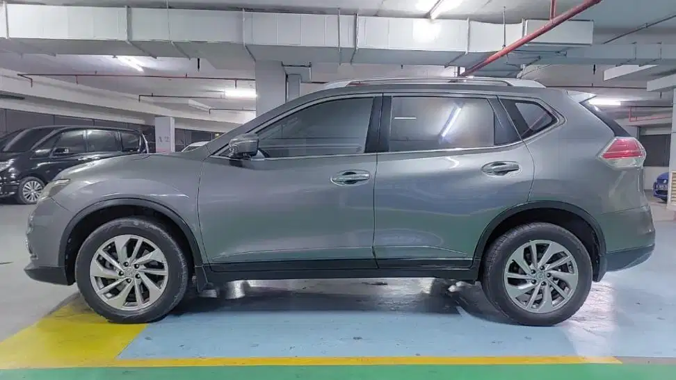 TDP 7,JT Nissan X-Trail 2.5 Bensin-AT Orange 2015