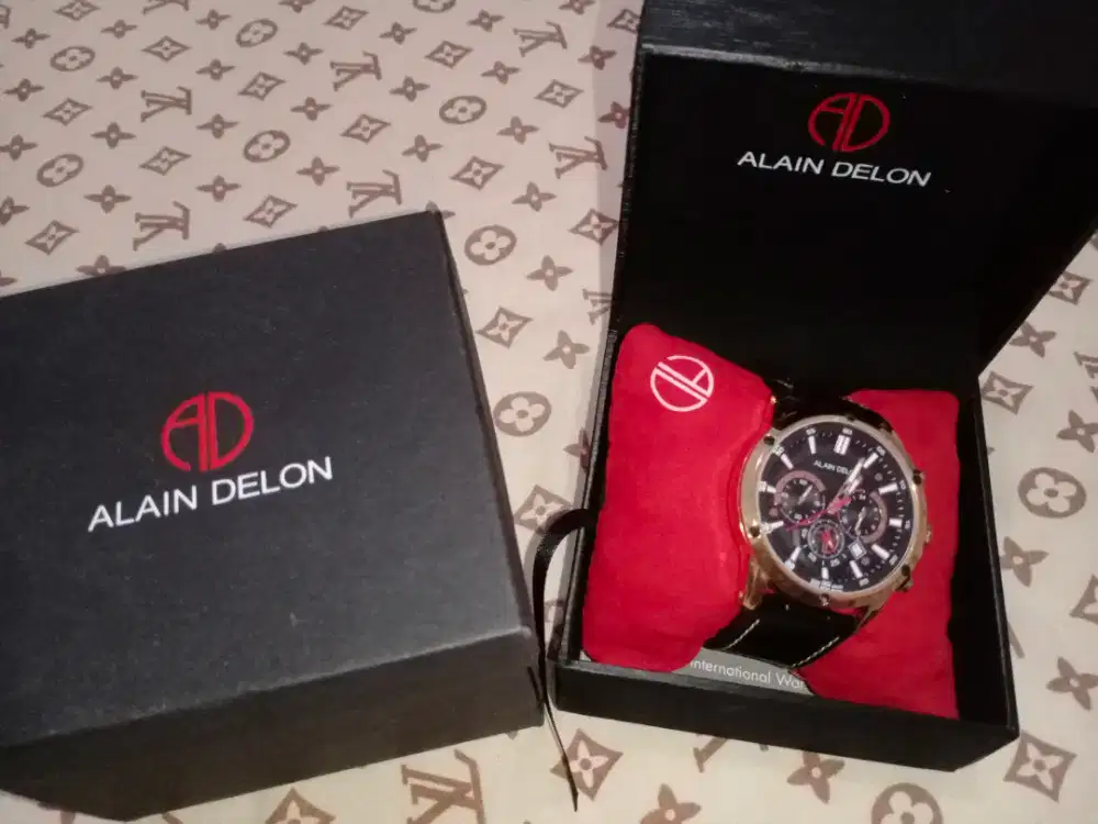 Dijual jam tangan merk Alain delon