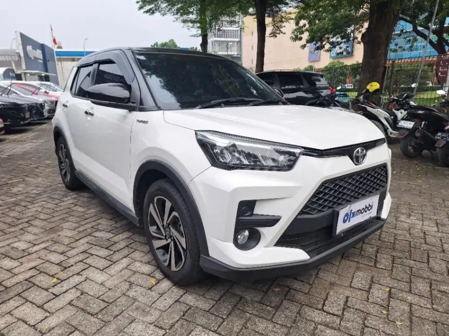 DP RENDAH Toyota Raize 1.0 G Two Tone Bensin-AT 2021 UZM