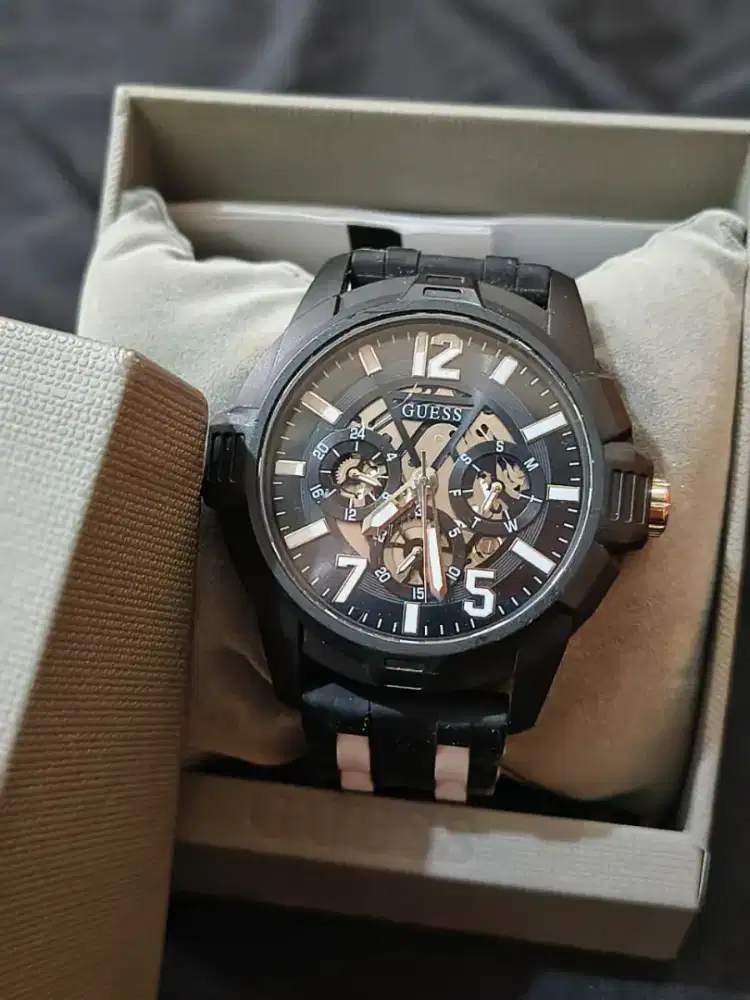 Jual rugi! Hadiah laki jam tangan GUESS ORI, kotak lengkap utuh