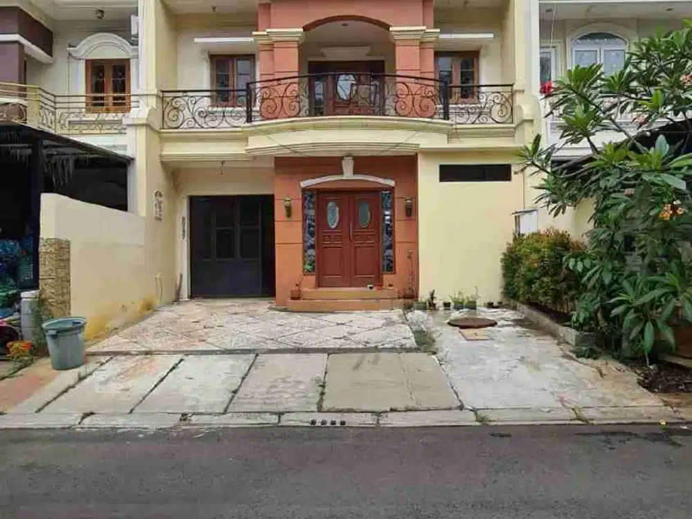 Dijual Rumah di Gading Lavender