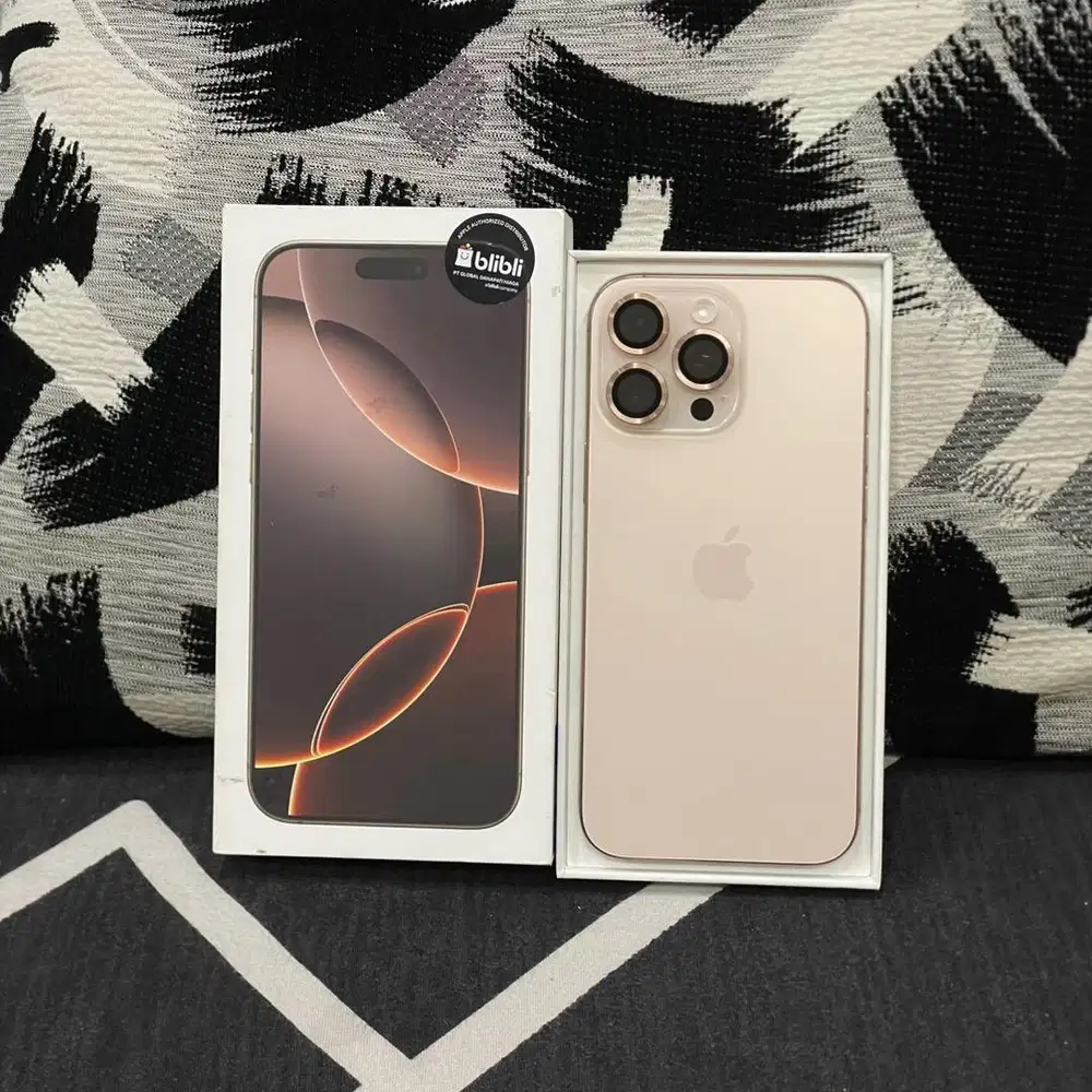 iPhone 16 Pro Max Dessert Titanium 256 GB Resmi