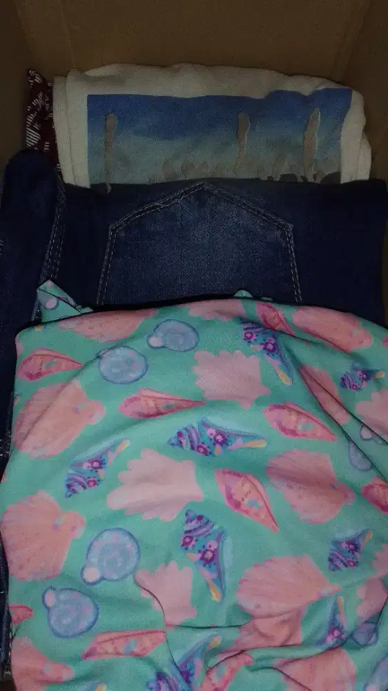 Gratis pakaian anak remaja