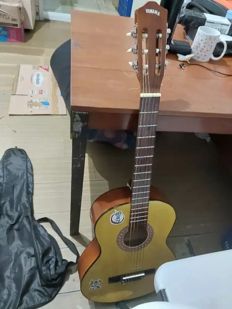 ​Gitar Klasik Yamaha Custom Mulus - Bonus Tas & Capo - Siap Genjreng.