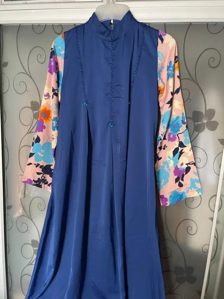 PRELOVED GAMIS NAVY AYYANAMEENA LOOSE/BUSUI FRIENDLY, LENGAN BUNGA