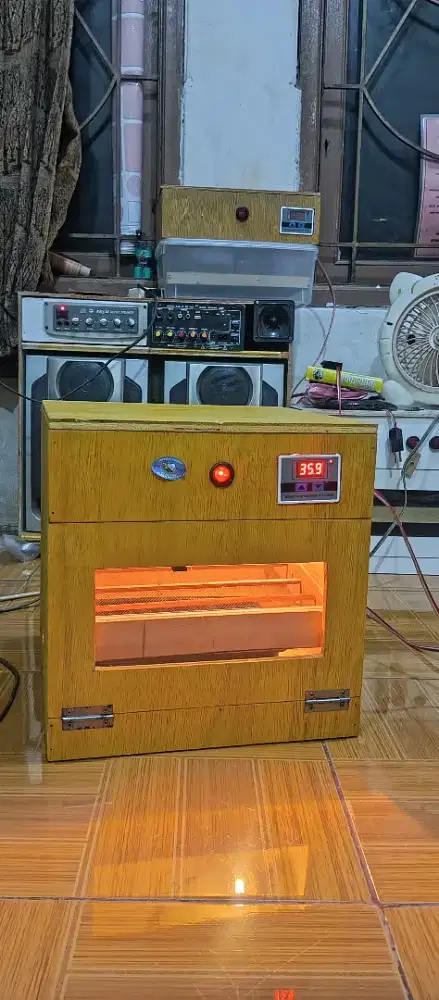 Incubator/mesin penetasan telur ayam. Untuk semua jenis unggas.