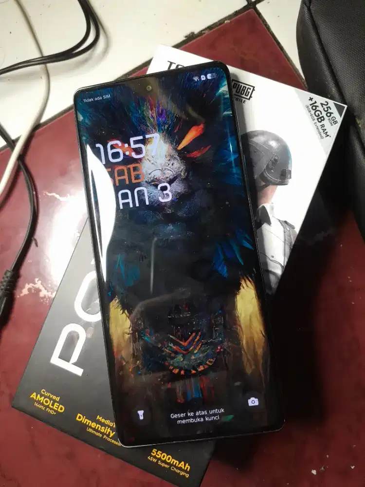 Pova curve 5g 8+8/256