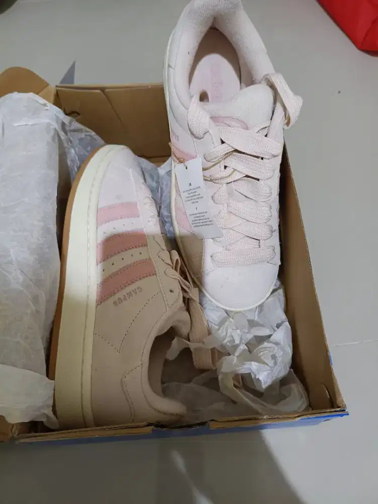 Sepatu Adidas Compus warna Pink Original Footlocker