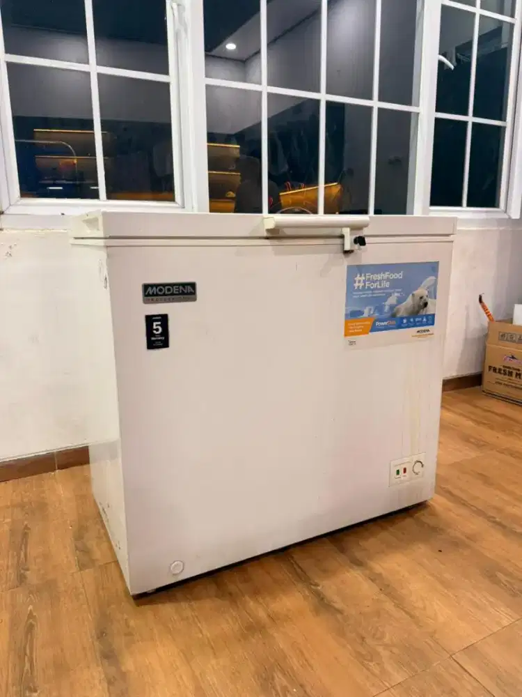 DIJUAL CEPAT FREEZER MODENA