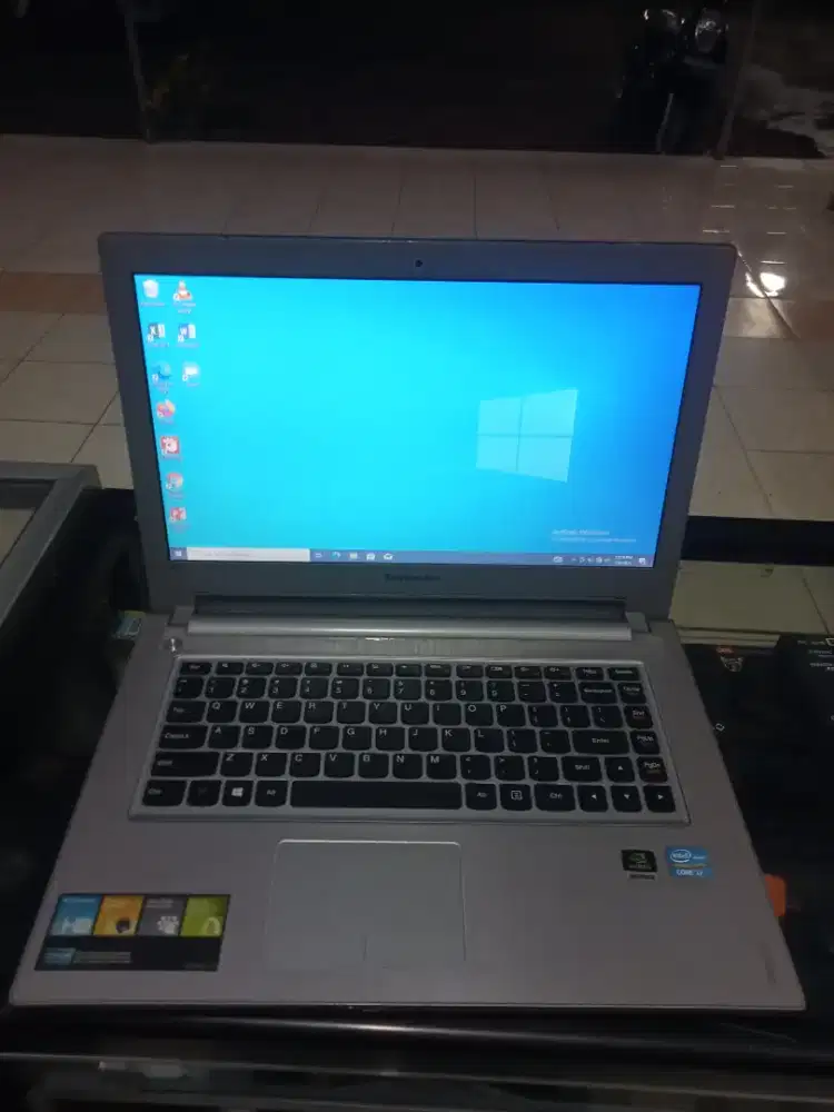 Laptop Lenovo z400 corei7 VGA nvidia