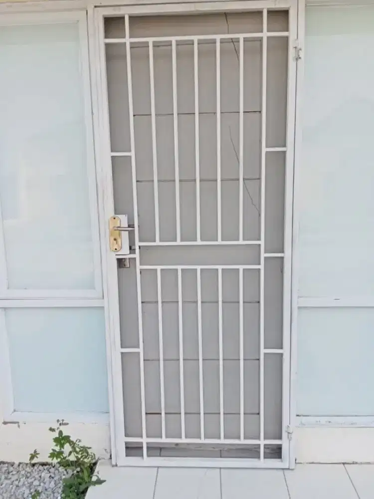 Terima posenan teralis minimalisan