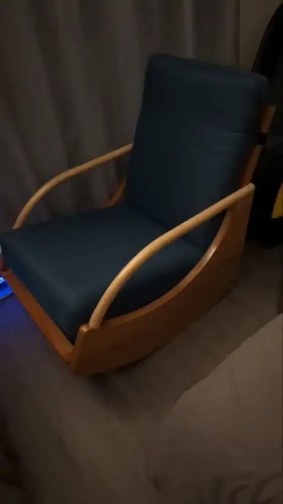 Kursi Goyang Homidoki