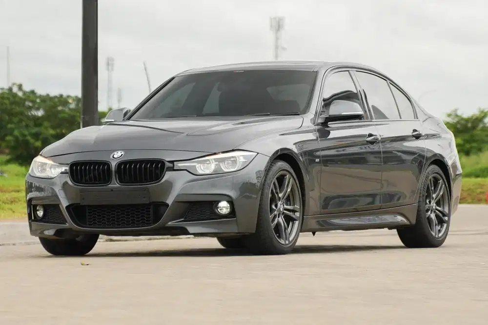 (DP 65jt) BMW 330i Sport Shadow LCI 2020 (F30)