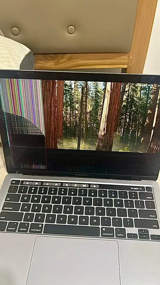 Macbook pro 13 2020 16/512 toughbar