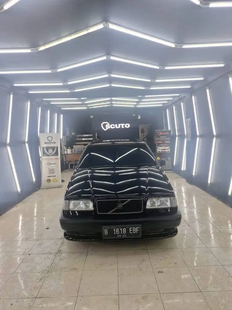 Volvo 960 Hitam 1996