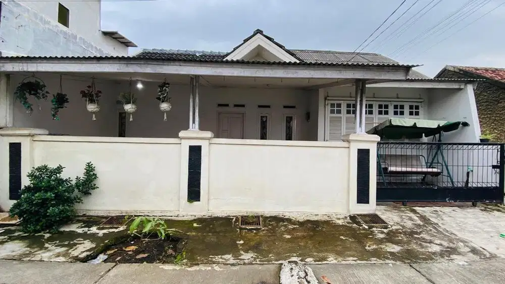 Dijual Rumah Strategis Posisi Hook - Siap Huni