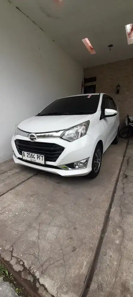 JUAL CEPAT SIGRA 1.2 R MATIC 2019 PUTIH
