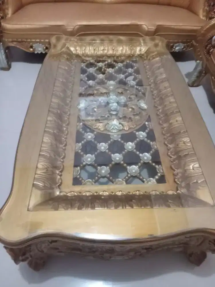 Dijual cepat kursi tamu satu set masih mulus.