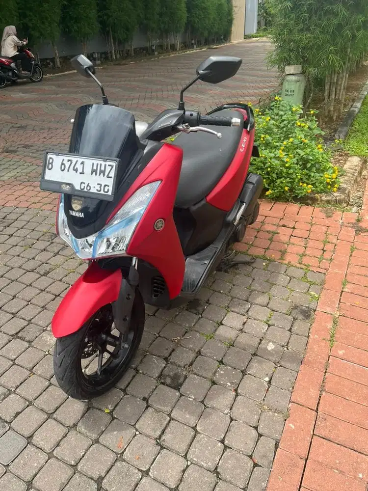 Yamaha Lexi 125 Kunci Merah Doff