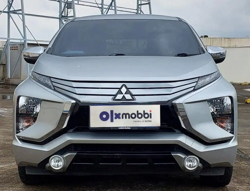 TDP 10JT Mitsubishi Xpander 1.5 Ultimate Bensin-AT Silver 2018